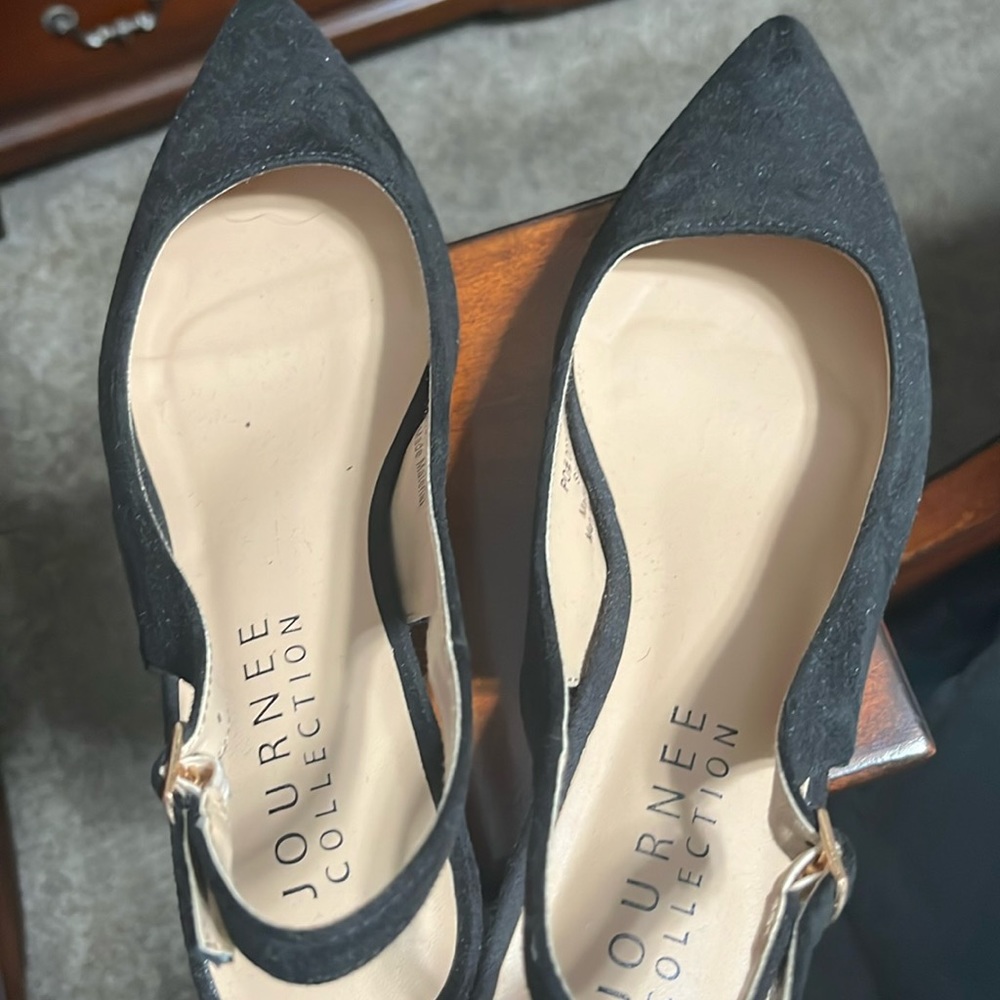Journey black low heel shoes. Size 6.5.